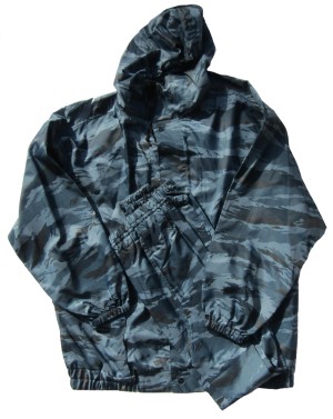 r32as.jpg (53602 bytes)