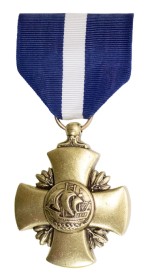navycrosss.jpg (53143 bytes)
